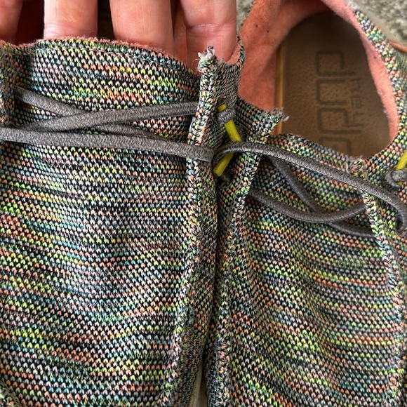 Women’s multi colored rainbow hey dudes size 6 - Picture 7 of 7